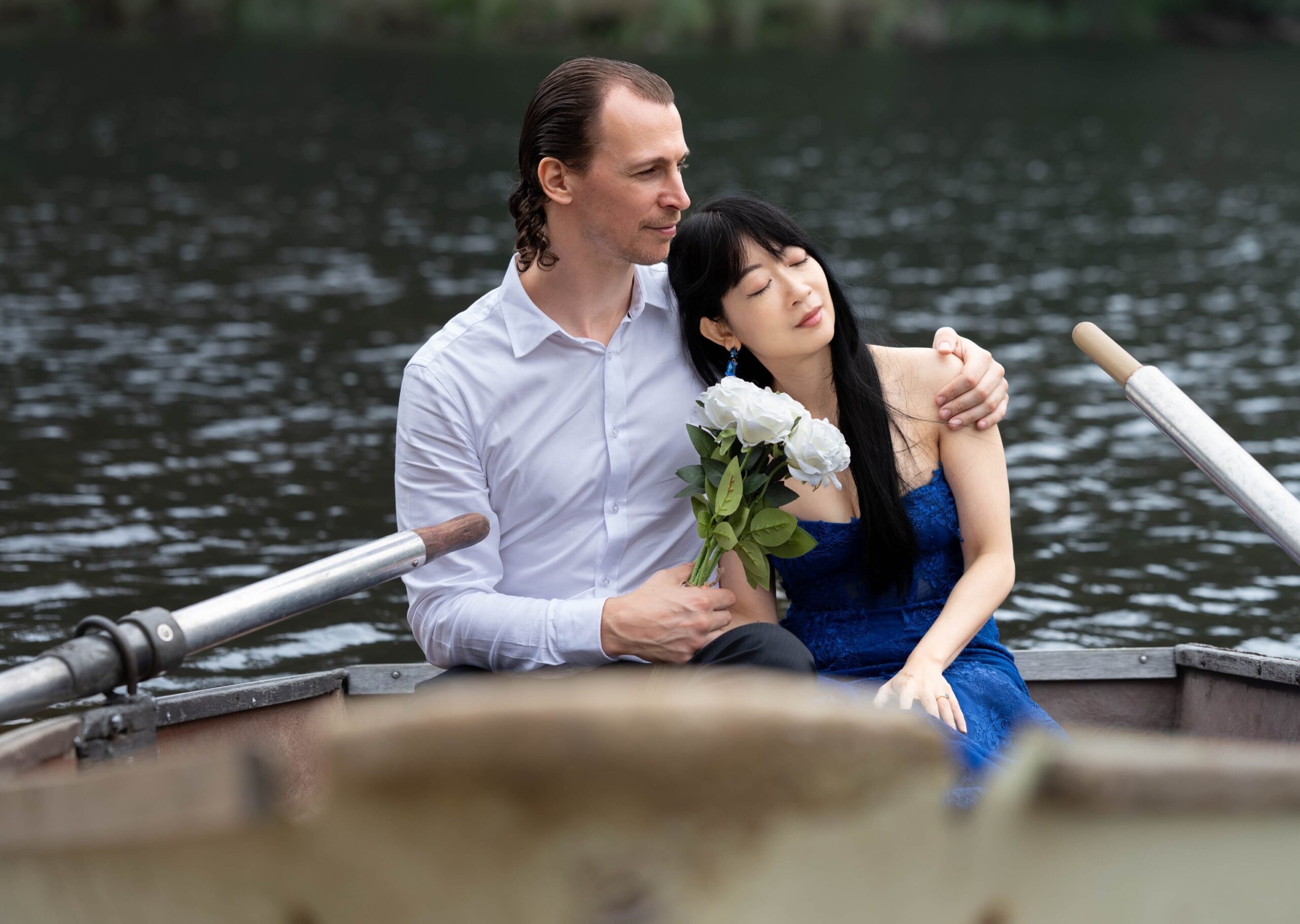 Freelance photographer Sydney. Pre-wedding shoot. On the lake in Sydney.